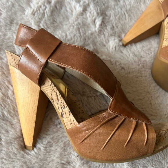 Michael Kors Shoes - Picture 5 of 6